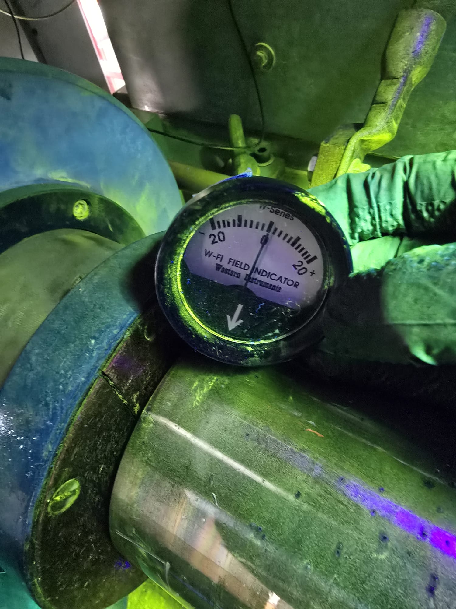 W-Fi Field Indicator - Boru komponent üzerinde manyetik alan ölçümü