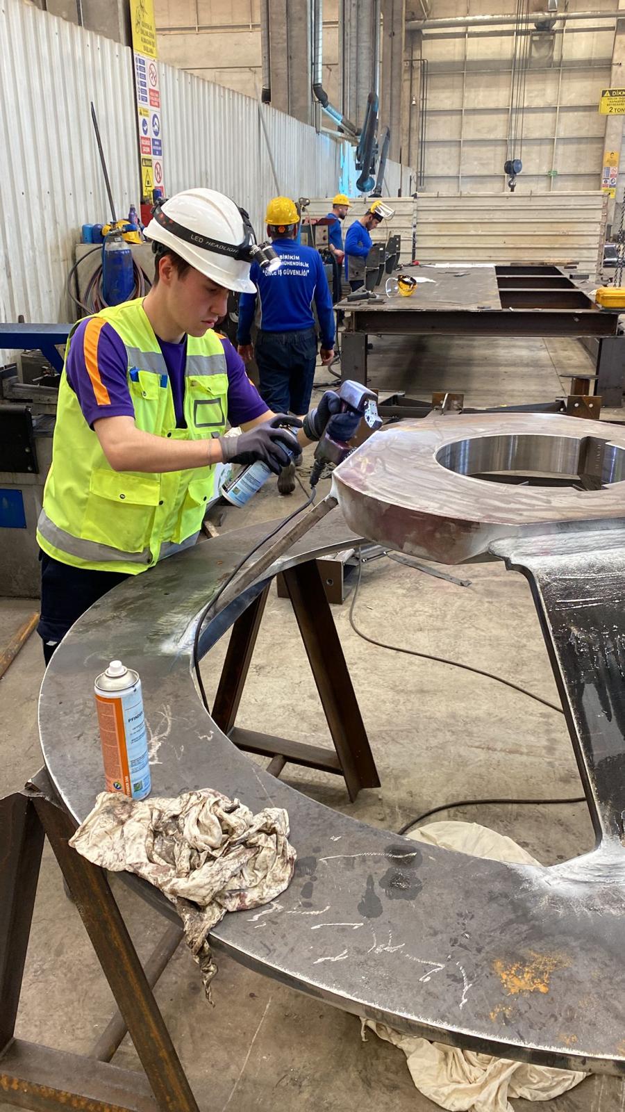 Fabrika içi UT - Dairesel çelik parça kaynak dikişi muayenesi ve temizlik