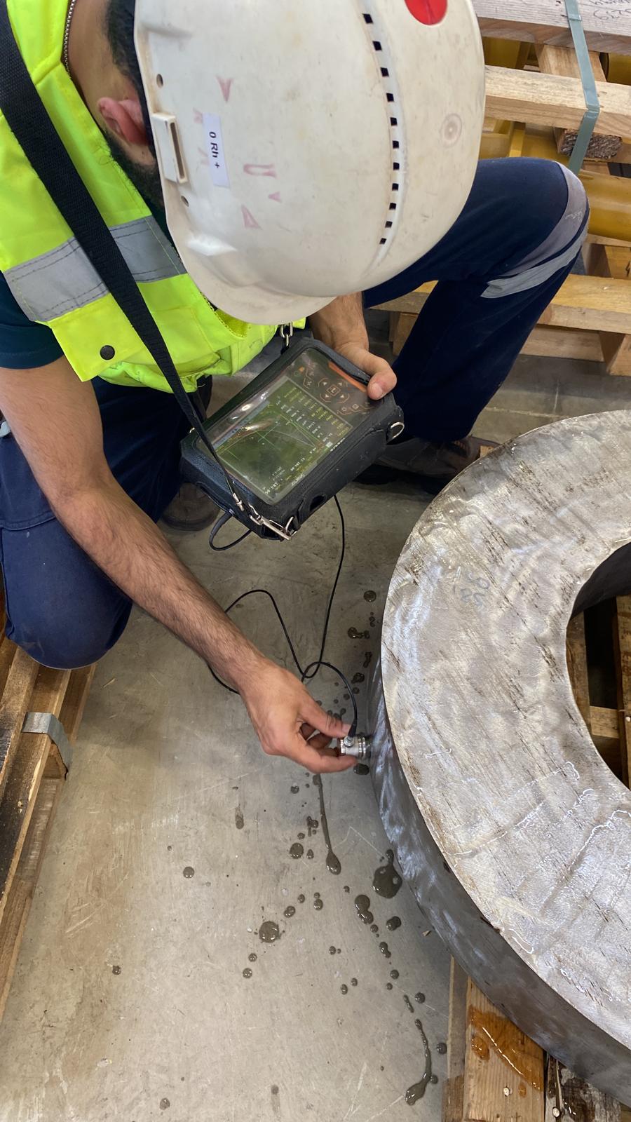 UT ölçümü - Kaynak bölgesinde kalınlık ve süreksizlik analizi