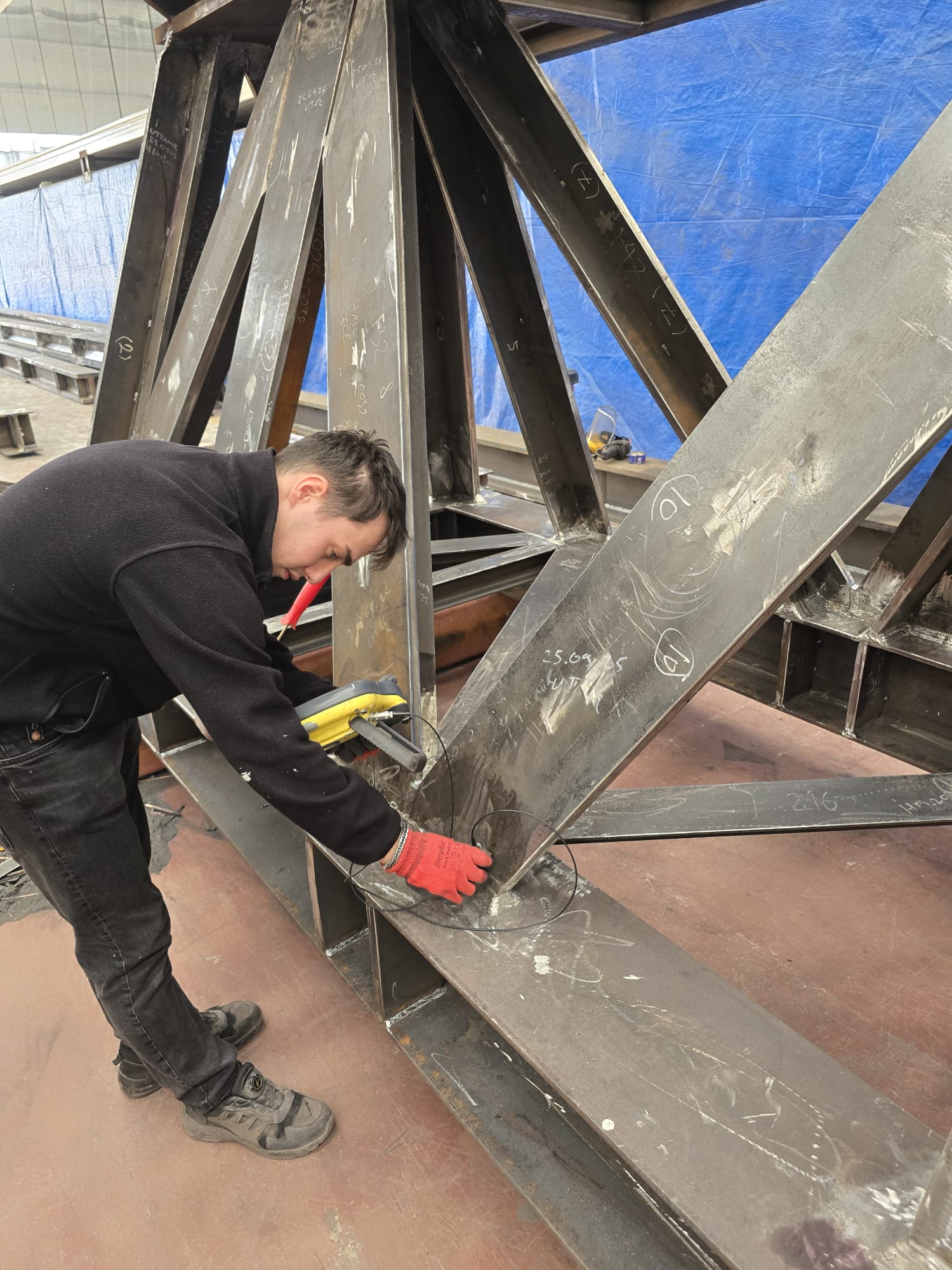 Çelik yapısal düğüm noktası UT muayenesi - Açılı tarama