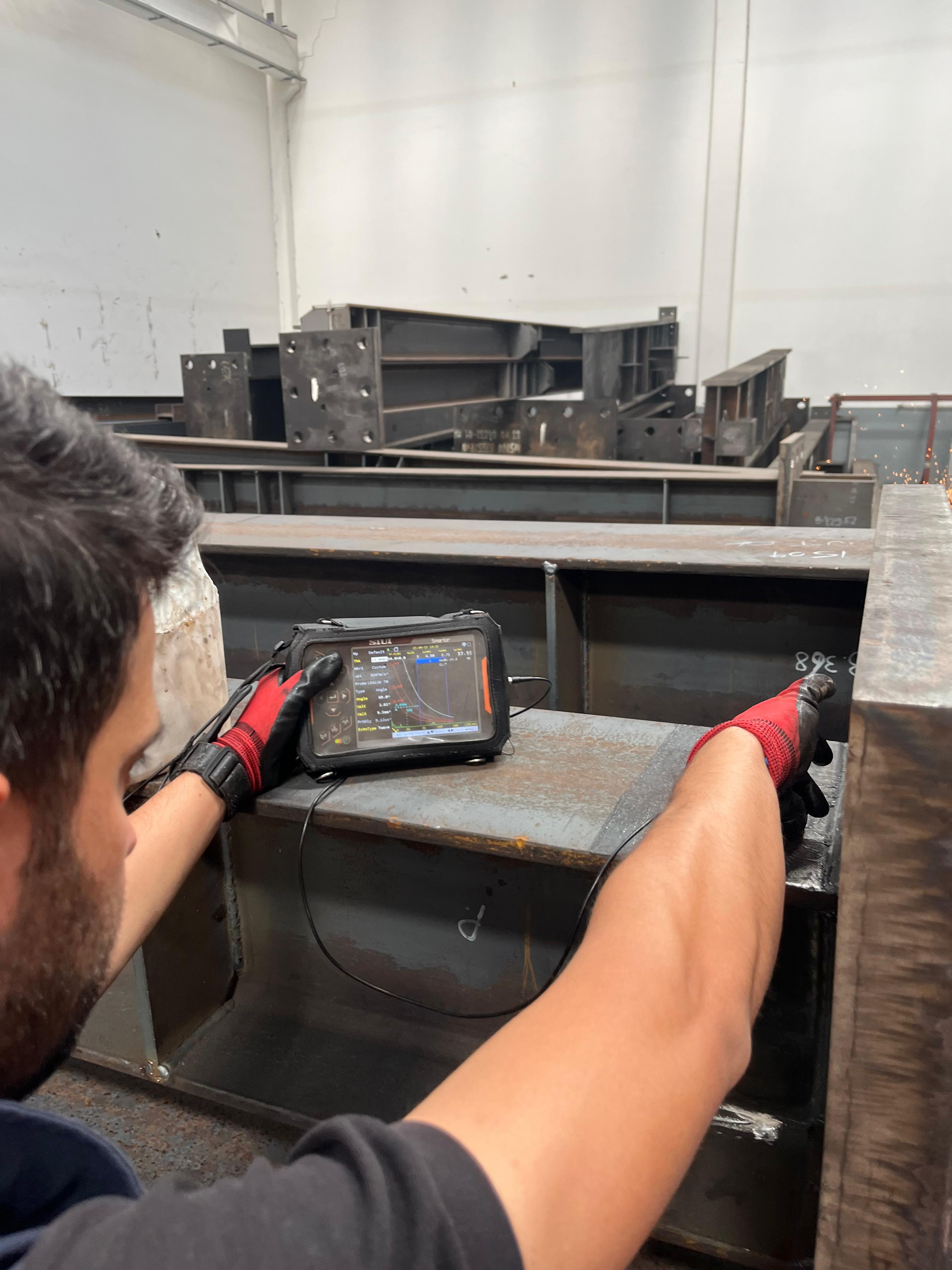 SIUI tablet UT cihazı ile çelik kutu profil muayenesi